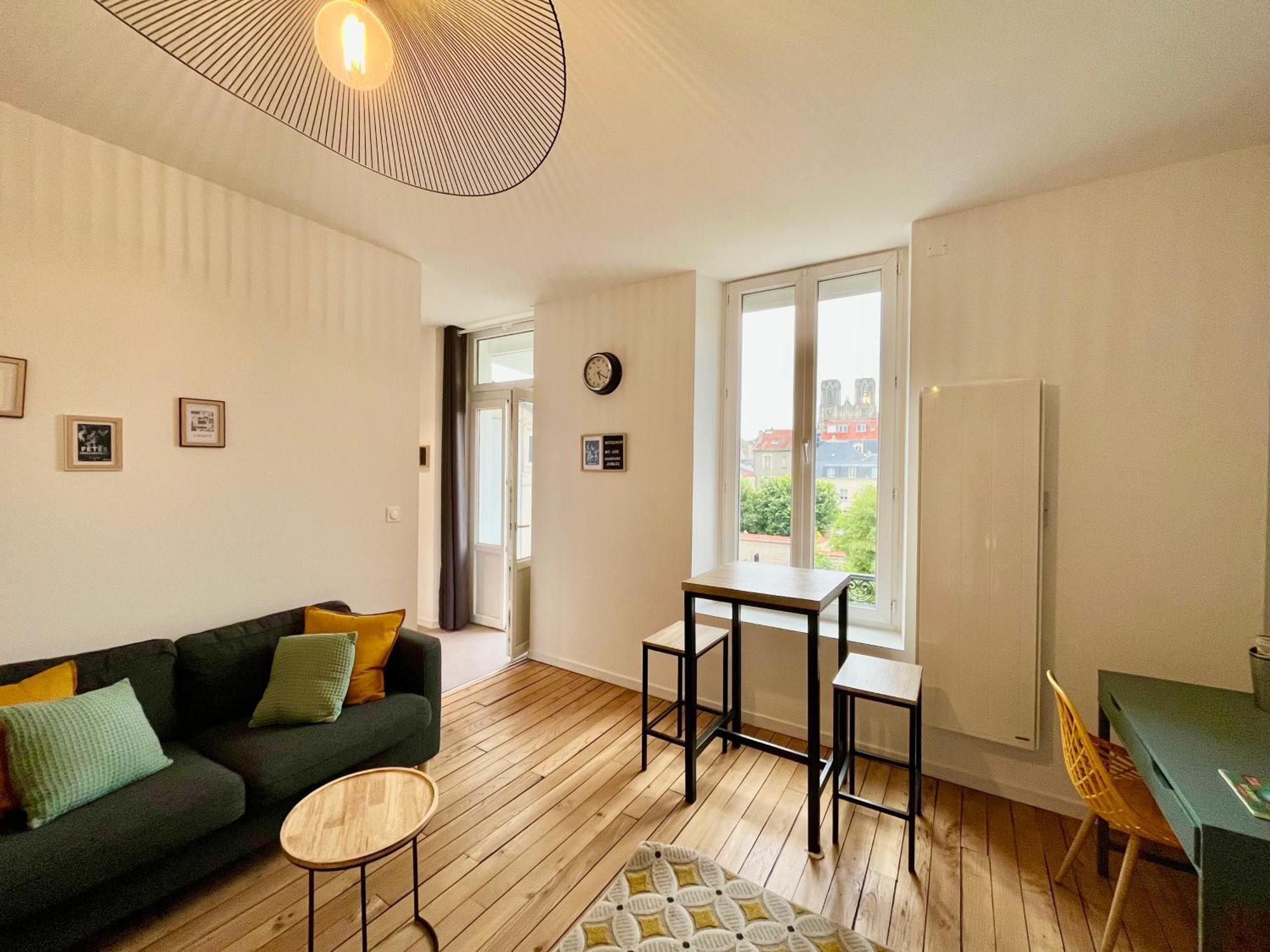 Suite Clovis 6 Reims Esterno foto